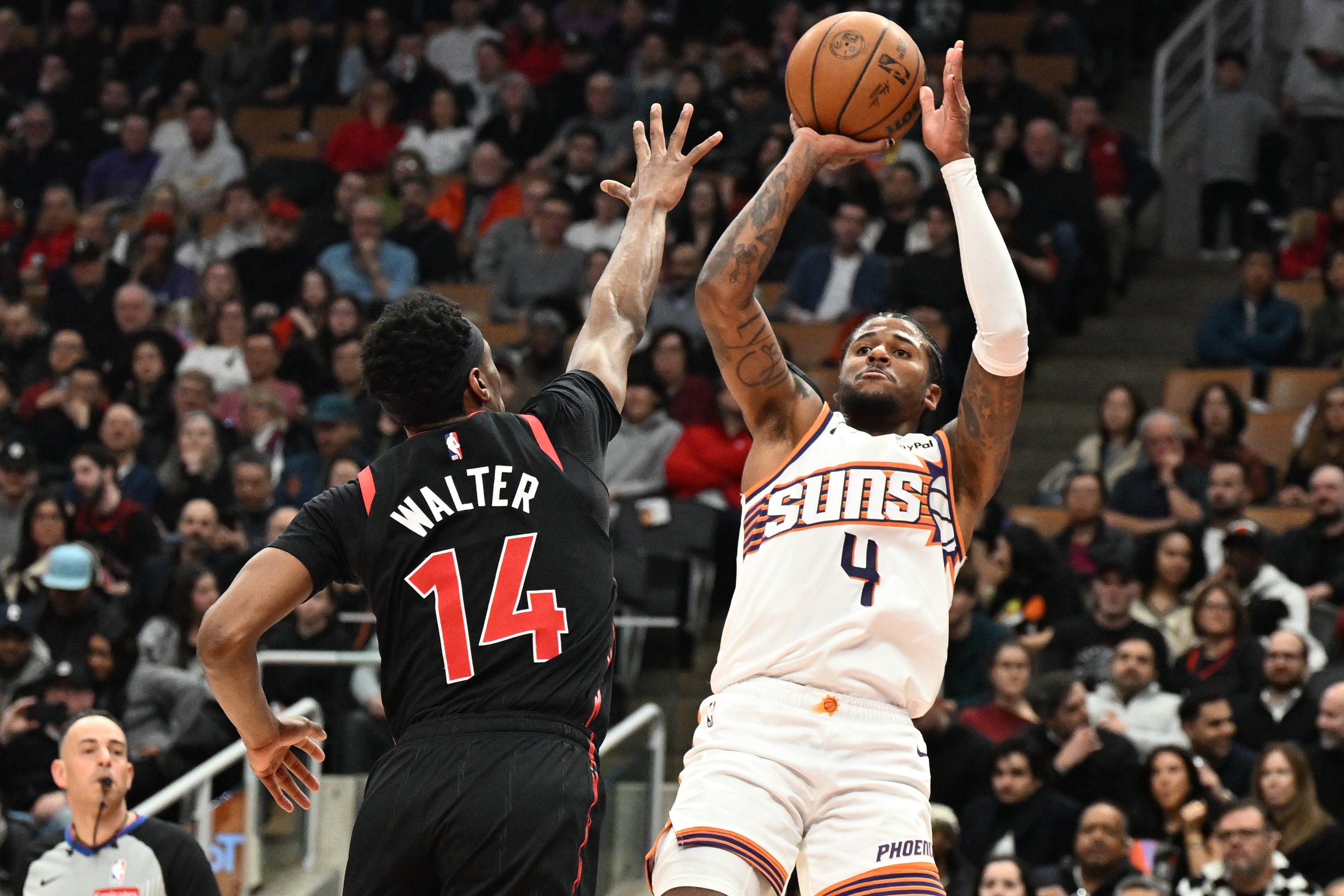 即时比分直播-背靠背70分！杰伦·格林8记三分0罚球 高效空砍34+5+4